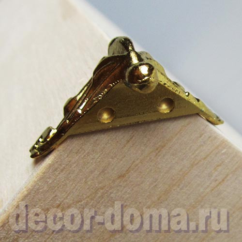 Ножки угловые, 3,5 х 2 см, 4 шт., цвет золото, с комплектом шурупов Ножки угловые, 3,5 х 2 см, 4 шт., цвет золото, с комплектом шурупов