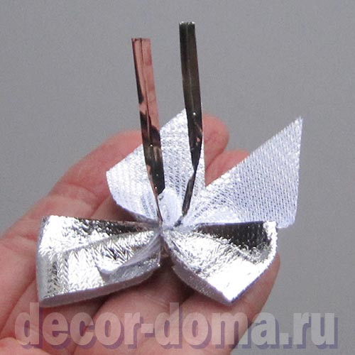 Бантики блестящие, 12 шт, 5 см, цвет серебро Бантики блестящие, 12 шт, 5 см, цвет серебро
