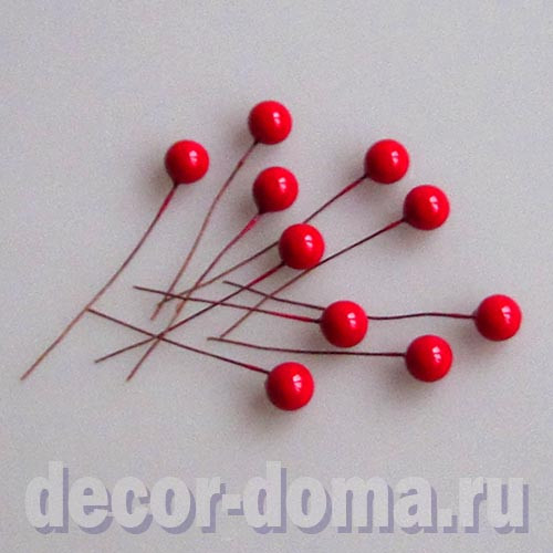 Ягоды красные круглые, 1 см, на проволоке, 10 шт. Ягоды красные круглые, 1 см, на проволоке, 10 шт.