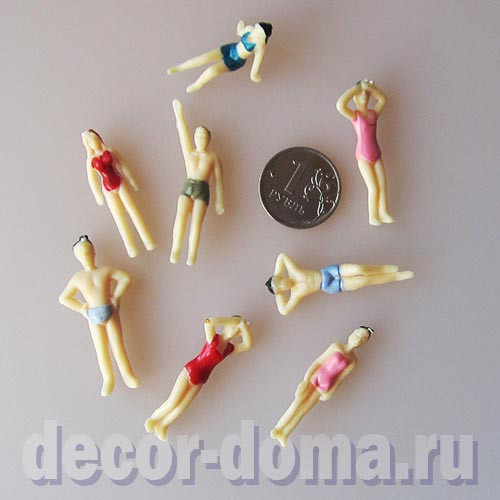 Отдыхающие на пляже, человечки миниатюрные, 3-4 см, 2 шт.