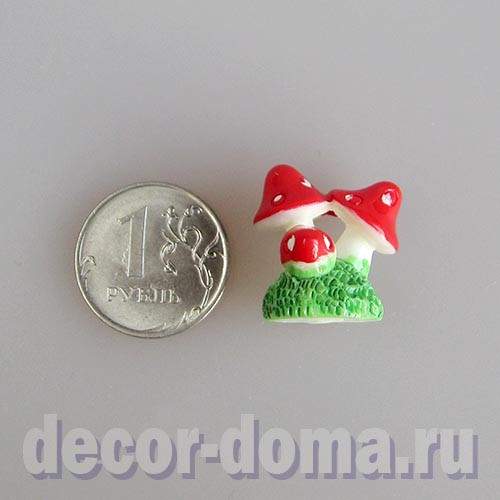 Мухоморы в траве, фигурка миниатюрная, 2 см