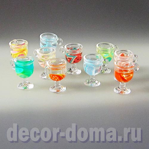 Напиток с фруктами, в бокале на ножке, подвеска, 1,8 см, 1 шт. Напиток с фруктами, в бокале на ножке, подвеска, 1,8 см, 1 шт.