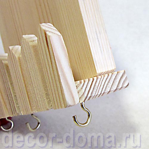 Домик с заборчиком, ключница-панно Домик с заборчиком, ключница-панно
